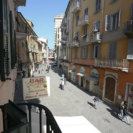 Lägenhet La Giara Del Centro *